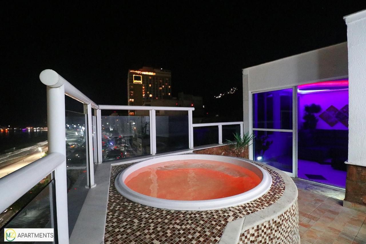 Oceanfront Penthouse With Private Pool Copacabana Apartemen Rio de Janeiro