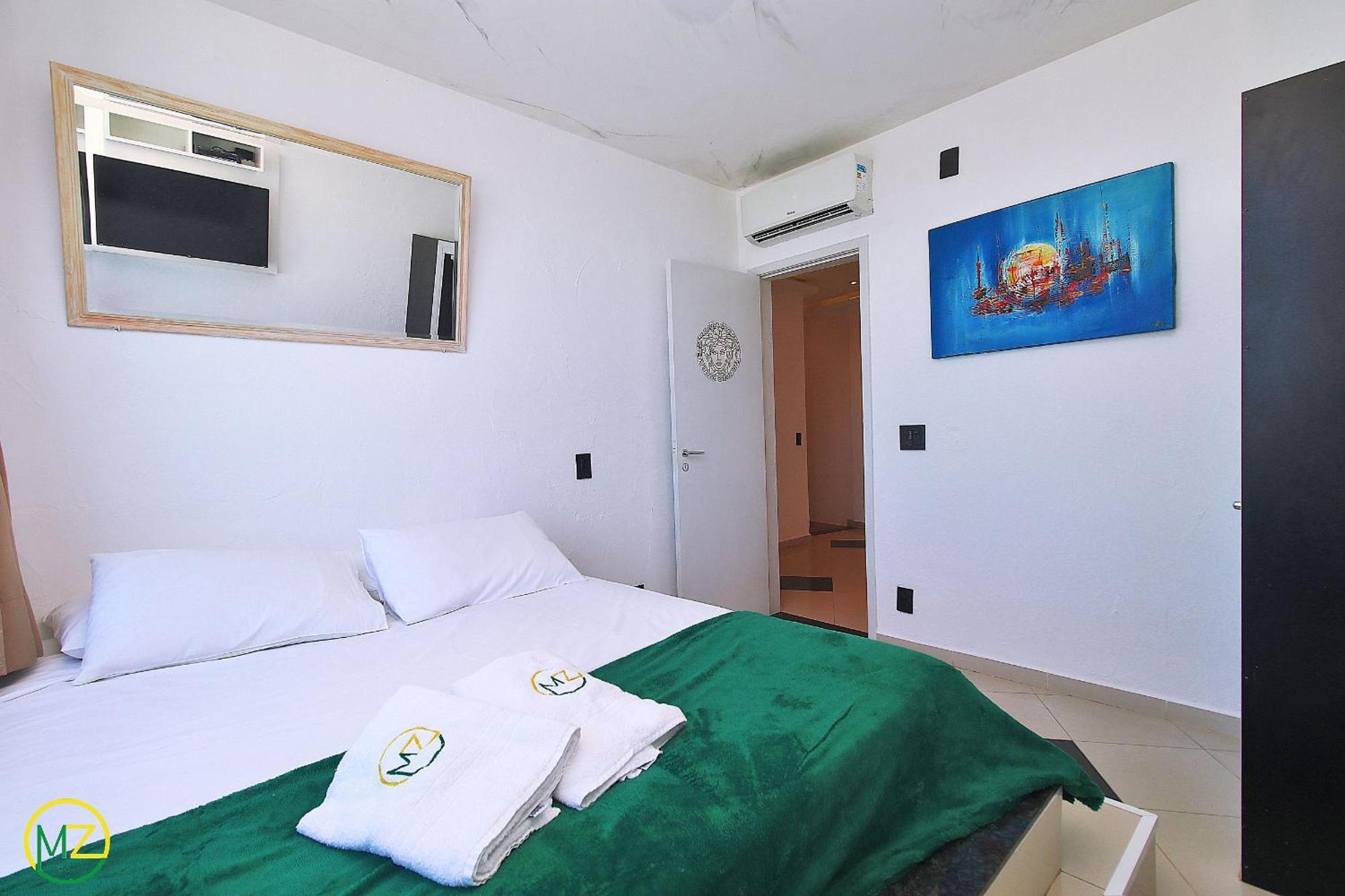 Oceanfront Penthouse With Private Pool Copacabana Apartemen