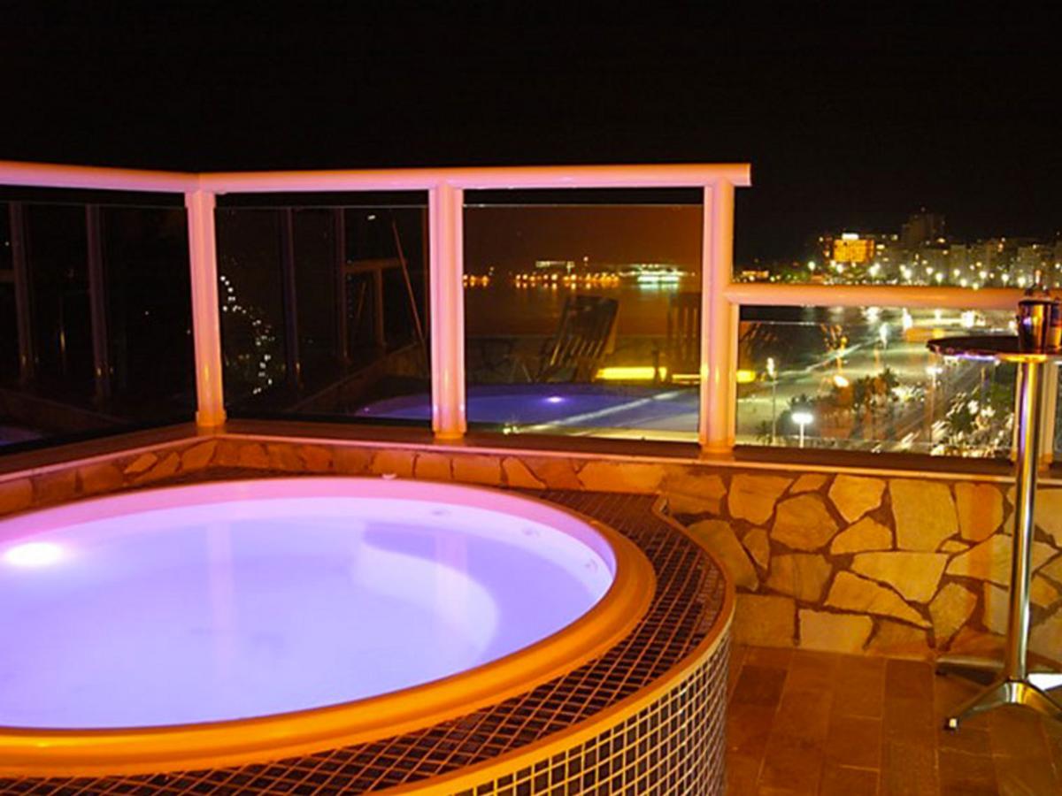 Oceanfront Penthouse With Private Pool Copacabana Apartemen